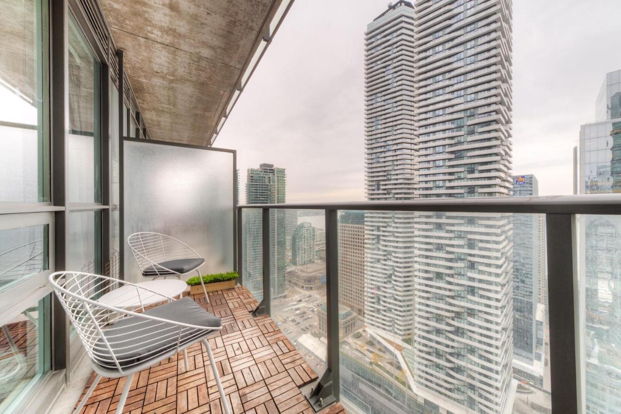 Stylish Newly Furnished Condo With Beautiful Lake View Toronto Luaran gambar