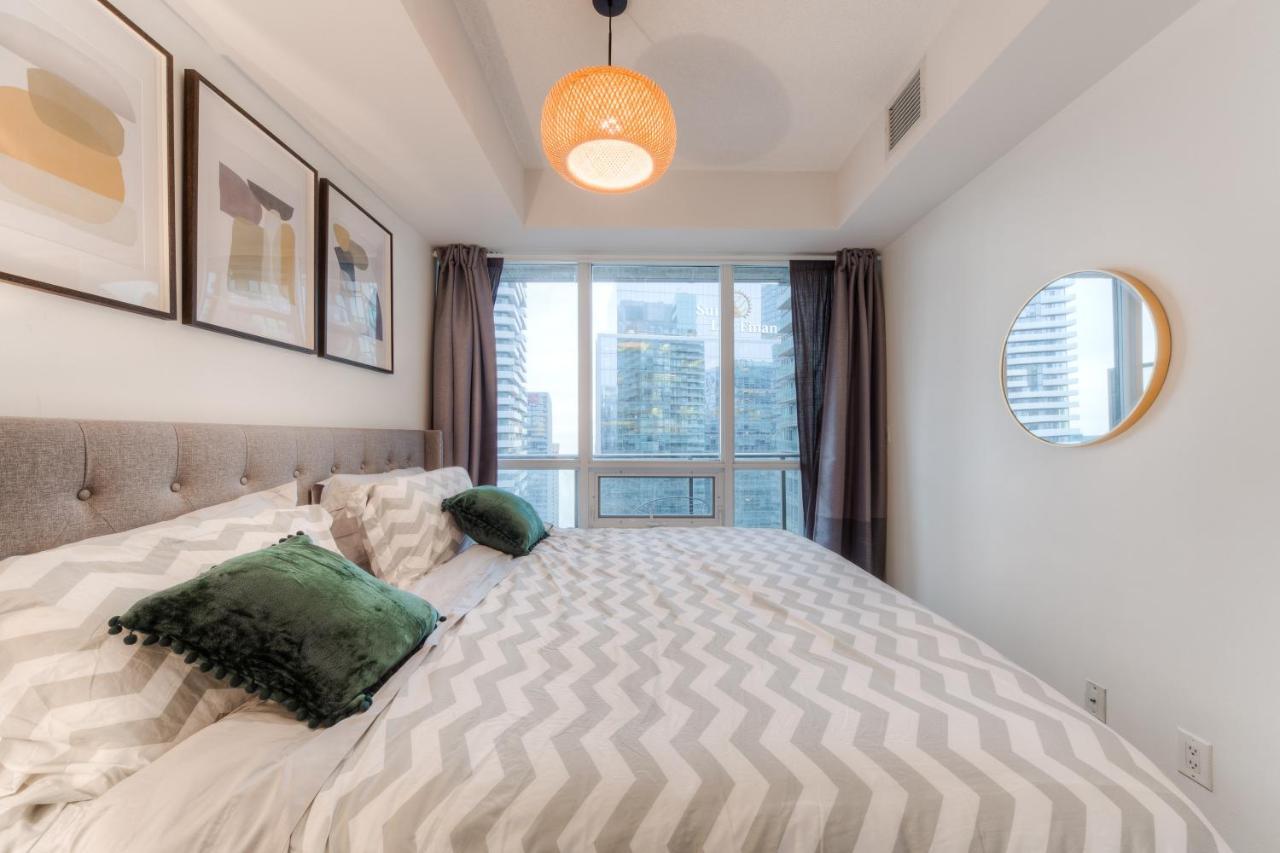 Stylish Newly Furnished Condo With Beautiful Lake View Toronto Luaran gambar