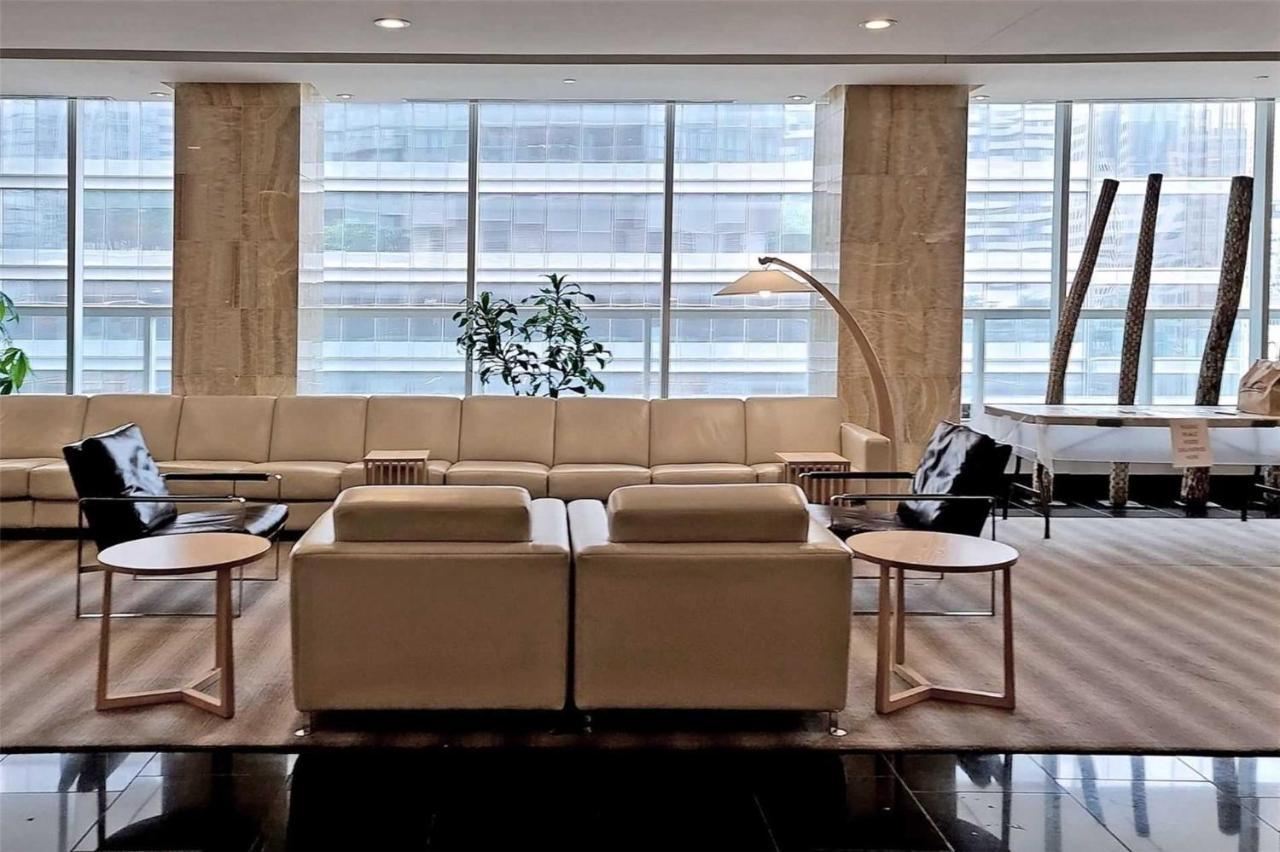 Stylish Newly Furnished Condo With Beautiful Lake View Toronto Luaran gambar